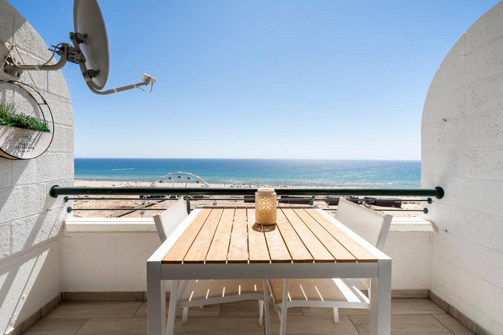 Sea Lovers - Sea Front - Studio Apartment Monte Gordo Luaran gambar